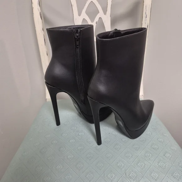 Fashion Nova Sleek Black Heeled Boots - Picture 5 of 14